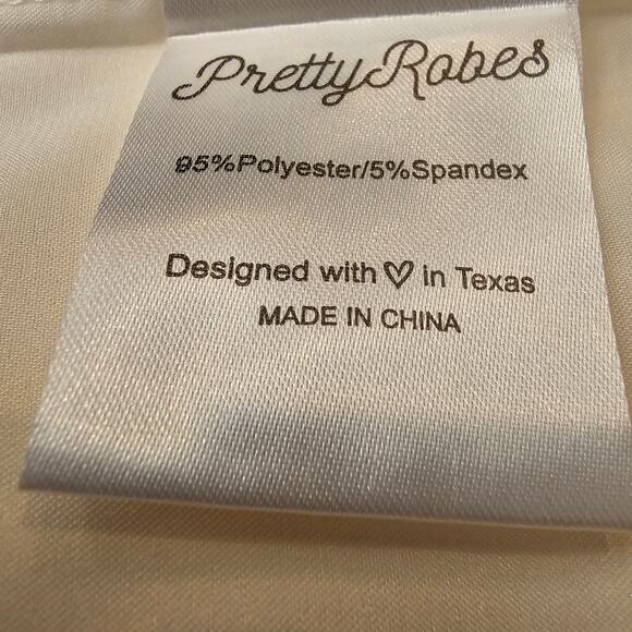 NWOT Pretty Robes White "Bride" Mid-Length Short Sleeve Satin Robe Size S/M - Picture 5 of 6